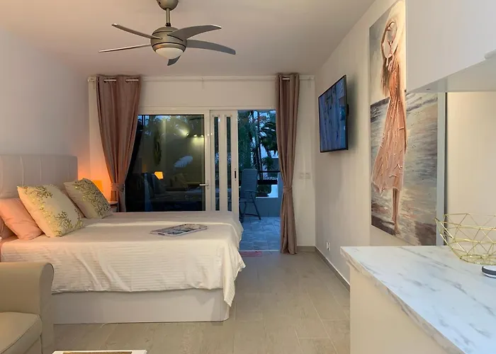 Club Mar - First Line With Sea View أذيخي