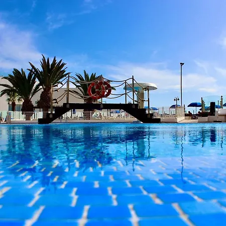 Club Mar - First Line With Sea View Апартаменты *